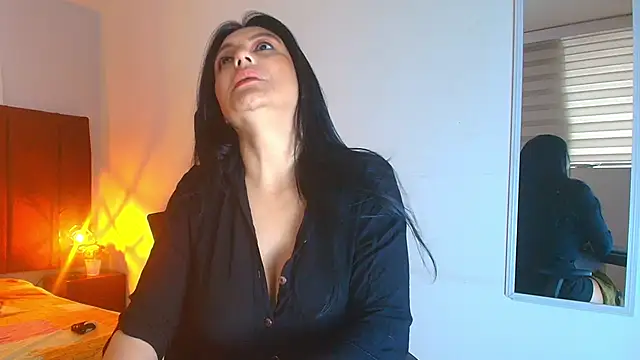 Snapshot of Zuzana21 chatting on September 29, 2025, 12:43 pm Zuzana21 online show from September 29, 2025, 12:43 pm