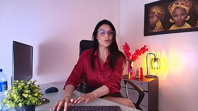 Snapshot of Zuzana21 chatting on October 18, 2025, 1:01 pm Zuzana21 online show from October 18, 2025, 1:01 pm