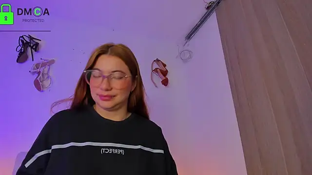 kathryn07 online show from December 22, 2025, 12:02 pm