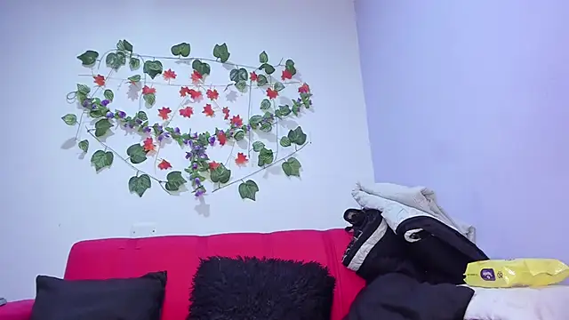 nicollee18 online show from February 25, 2025, 9:20 am