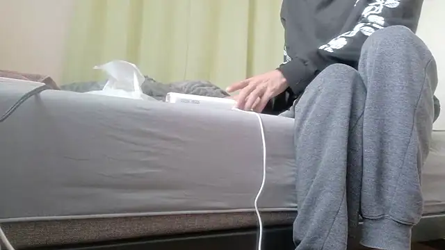 UKI06 online show from November 25, 2025, 4:34 am