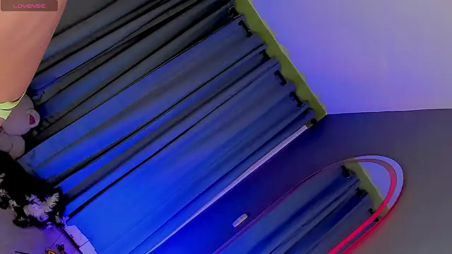 gatitavenecis online show from March 14, 2025, 9:35 am