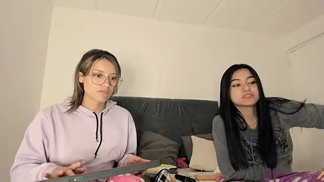 Gabby and Alice online show from December 11, 2024, 9:23 pm