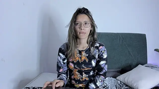 Gabby and Alice online show from February 3, 2025, 5:29 am