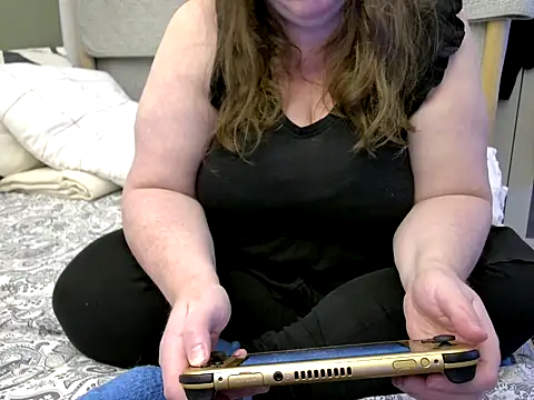 MarthaBriest online show from November 6, 2025, 6:47 am