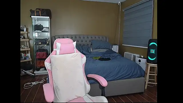 aya saki online show from March 12, 2025, 10:59 am