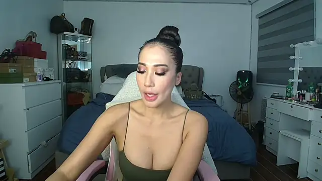 aya saki online show from November 7, 2025, 9:53 am