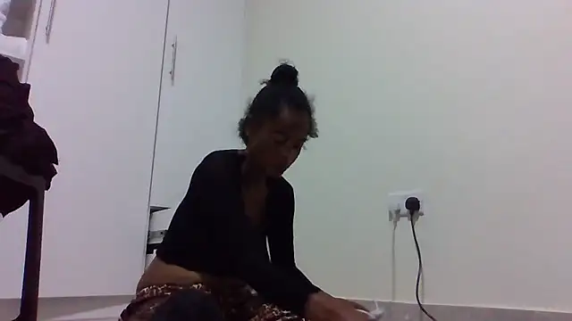 sweets 80 online show from November 29, 2025, 10:13 pm