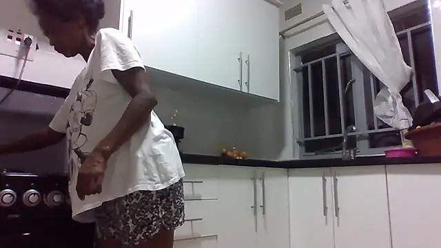 sweets 80 online show from March 29, 2026, 3:06 am