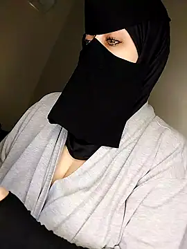 Snapshot of -Arab_milf- chatting on December 5, 2024, 9:28 am -Arab milf- online show from December 5, 2024, 9:28 am