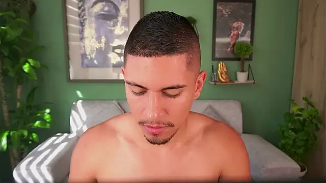 Aaronfox x online show from March 21, 2025, 2:07 pm