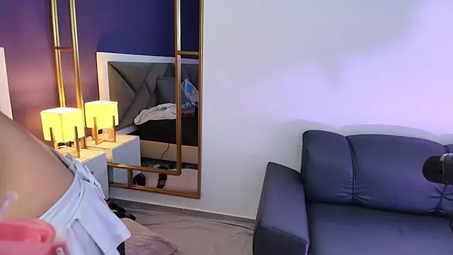 brigiitte rohan online show from October 21, 2025, 3:07 am