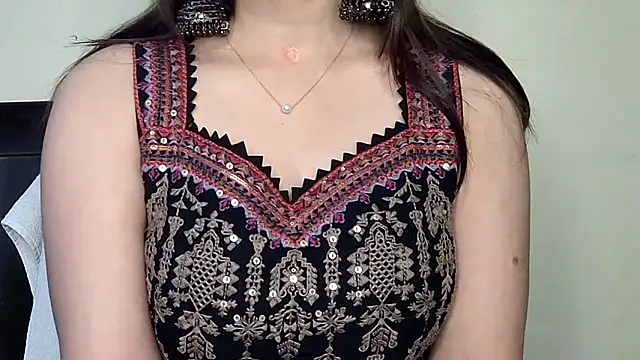 MIss-Naina online show from November 29, 2025, 3:42 am