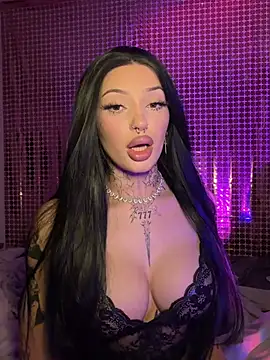 madelinexx online show from January 12, 2026, 2:33 pm