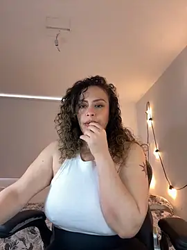 Snapshot of Elizabeth_Dupont chatting on November 2, 2025, 5:15 pm Elizabeth Dupont online show from November 2, 2025, 5:15 pm