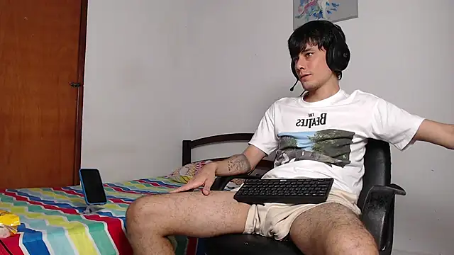 Huge latin cock online show from December 17, 2024, 10:11 pm