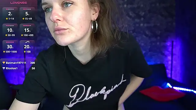 MaribelRiverr  online show from February 25, 2025, 9:42 am