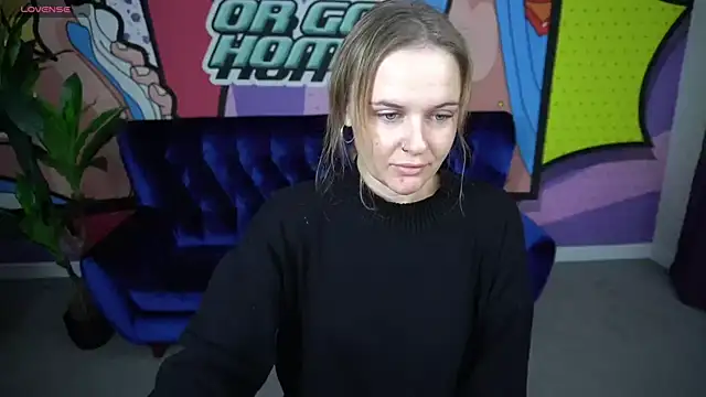 MaribelRiverr  online show from October 19, 2025, 5:52 am