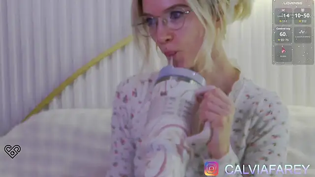 calviafarey online show from February 13, 2026, 12:17 am