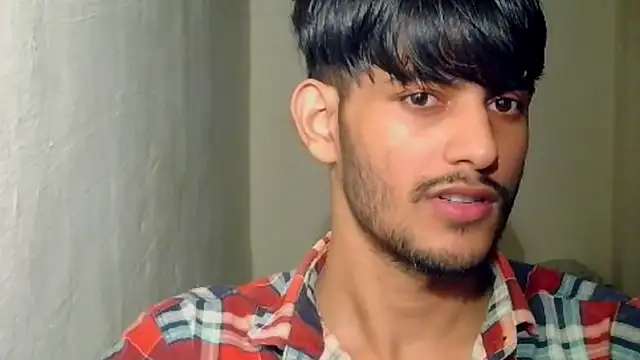 kingkartik7 online show from September 29, 2025, 2:33 pm