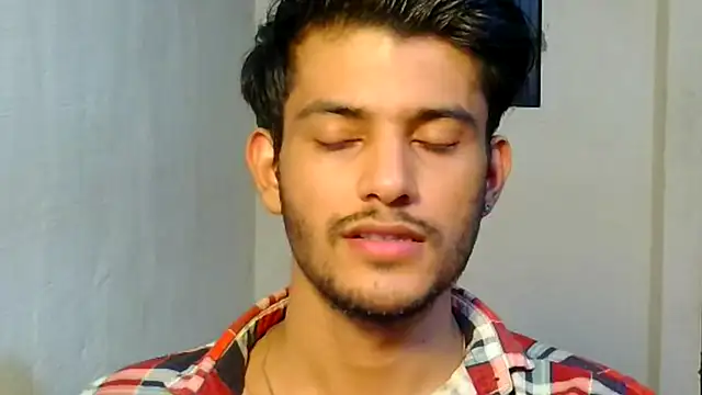 kingkartik7 online show from November 15, 2025, 4:25 pm