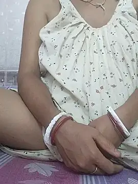 miss-Riy online show from November 23, 2025, 5:13 pm