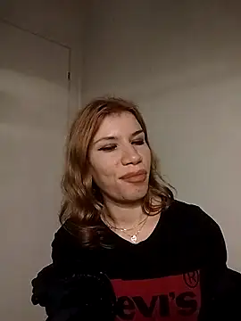 EvaRush online show from November 25, 2025, 6:41 pm