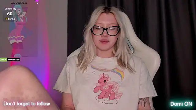 takeyourmolly online show from December 18, 2024, 5:10 pm