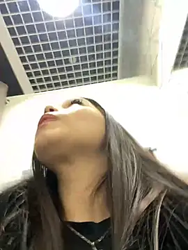 Chloe  Moon online show from December 9, 2024, 4:15 pm