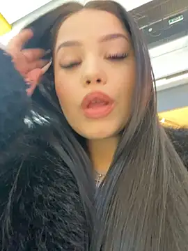 Chloe  Moon online show from February 4, 2025, 10:32 am