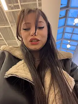 Chloe  Moon online show from October 29, 2025, 1:24 pm