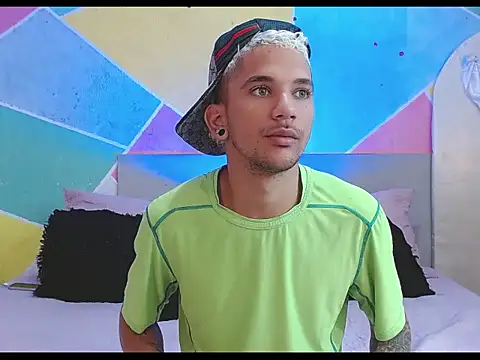 tylor boy online show from March 2, 2026, 6:59 pm