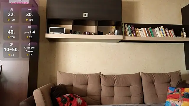 NinaNovalicious online show from October 23, 2025, 8:13 am