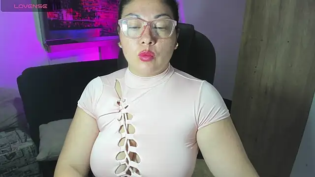 jessicarabbit 1 online show from May 15, 2026, 11:45 pm