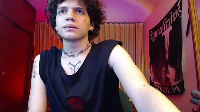 Snapshot of Soul_cursed_boy chatting on February 18, 2025, 12:04 am Soul cursed boy online show from February 18, 2025, 12:04 am