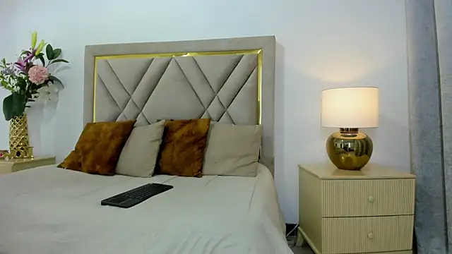 emily queen2 online show from January 14, 2026, 7:08 pm