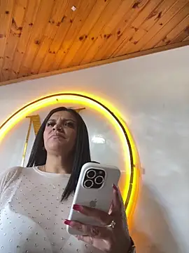 Milff parkerrr online show from January 21, 2025, 9:25 pm