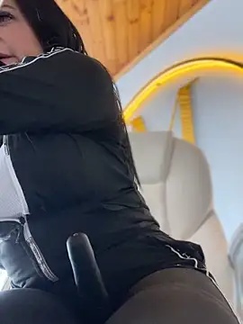 Milff parkerrr online show from January 23, 2025, 4:37 pm