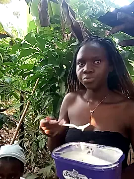 Black juicy24 online show from February 3, 2025, 3:06 pm