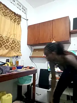 Black juicy24 online show from March 5, 2026, 5:20 pm