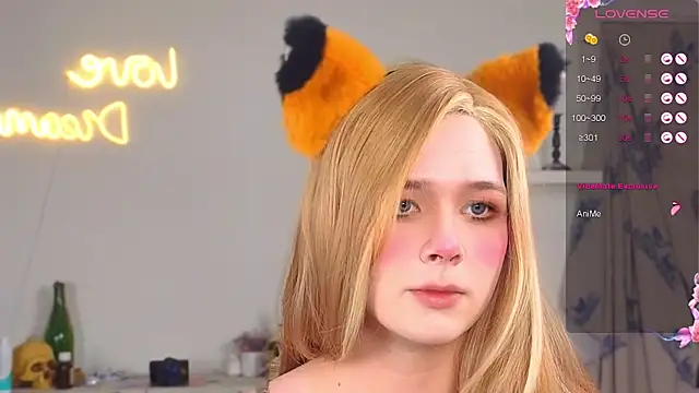  yourFoxy  online show from October 22, 2025, 4:18 pm