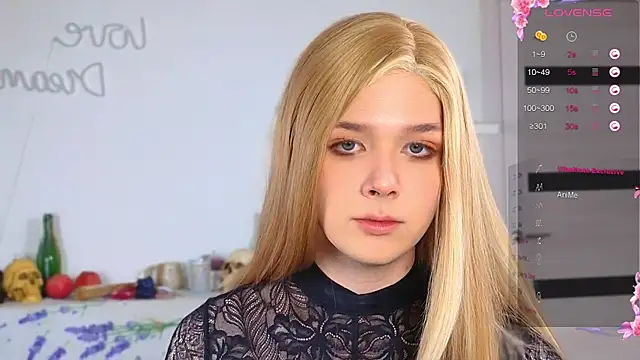  yourFoxy  online show from November 7, 2025, 6:08 pm