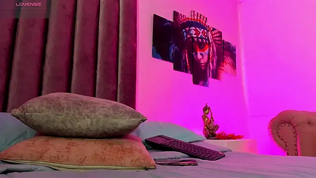 Isabella Flowers online show from December 14, 2025, 8:24 pm