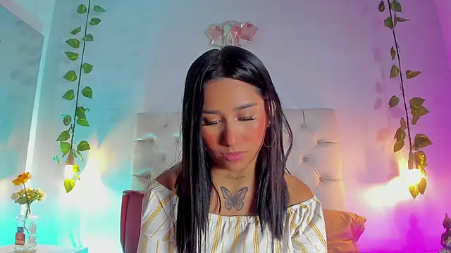 Isabella Flowers online show from February 4, 2026, 7:42 pm