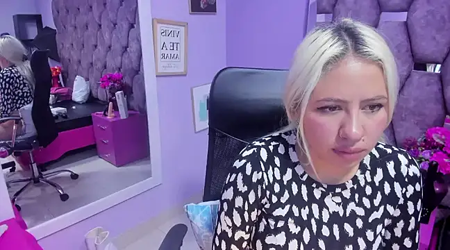 ConstansBlonde online show from December 5, 2024, 4:12 pm