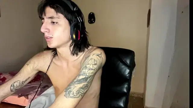 Matthew Dixonn online show from February 6, 2025, 1:05 am