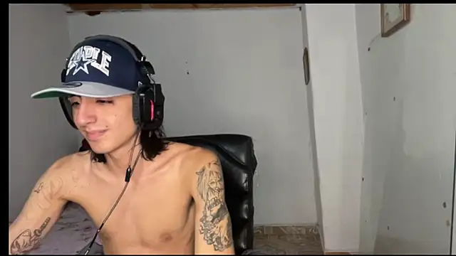 Matthew Dixonn online show from February 11, 2025, 3:40 am