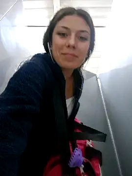 Snapshot of Sweel_Leyva18 chatting on December 31, 2024, 12:32 am Sweel Leyva18 online show from December 31, 2024, 12:32 am