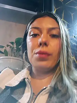 Snapshot of Sweel_Leyva18 chatting on February 9, 2025, 2:49 am Sweel Leyva18 online show from February 9, 2025, 2:49 am