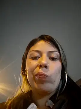 Snapshot of Sweel_Leyva18 chatting on March 22, 2025, 3:52 am Sweel Leyva18 online show from March 22, 2025, 3:52 am